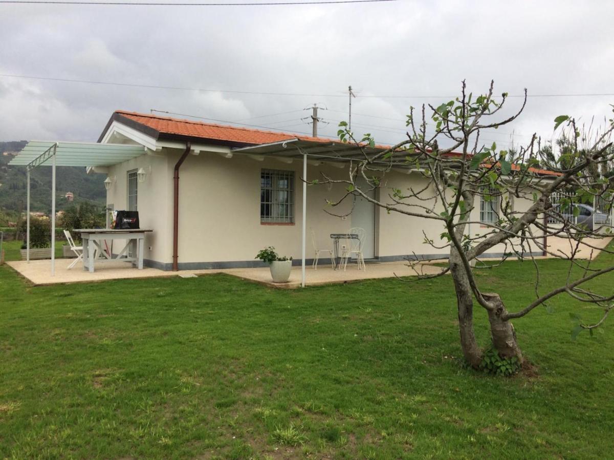 Rufus House Villa Mommio Kültér fotó